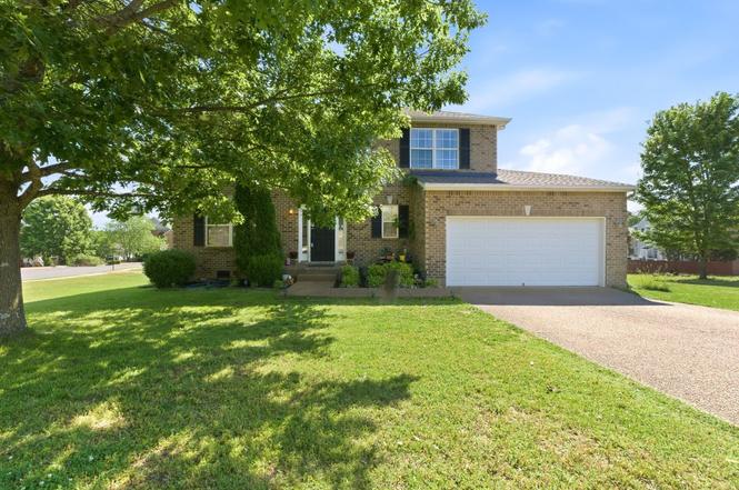 8008 Streamside Dr, Mount Juliet, TN