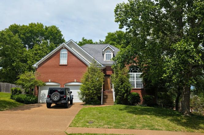161 Mansker Park Dr, Hendersonville, TN