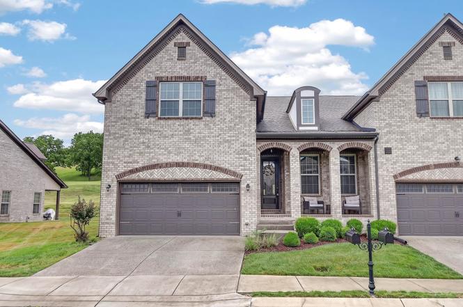 179 Village Cir, Lebanon, TN