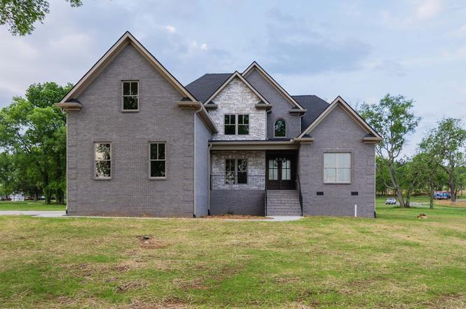 2 Delzotto Dr, Murfreesboro, TN