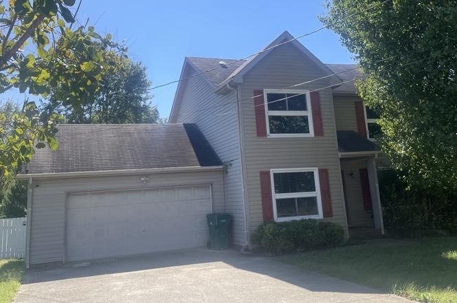 735 Cloud Dr, Clarksville, TN