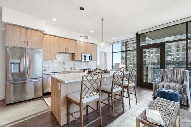1212 Demonbreun St #1402, Nashville, TN