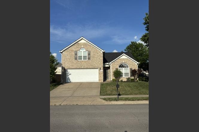 1006 Chapmans Crossing Dr, Spring Hill, TN