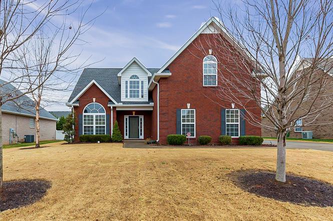1318 Davy Crockett Dr, Murfreesboro, TN