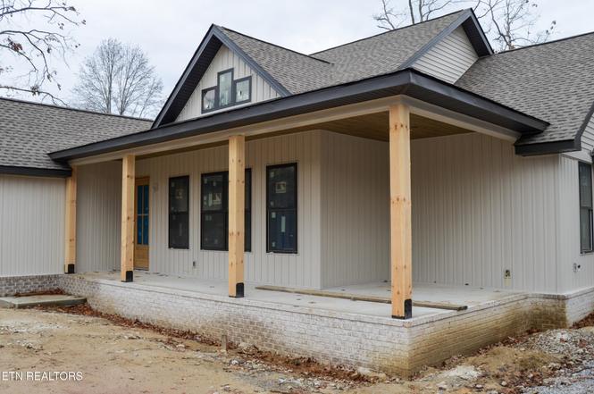 124 Markham Ln, Crossville, TN