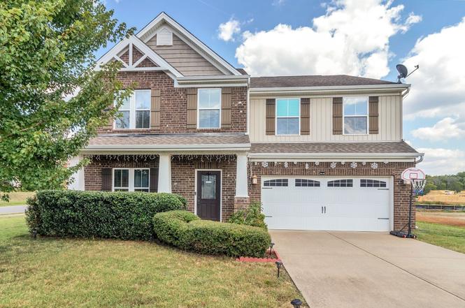 1001 Harwell Ln, Murfreesboro, TN