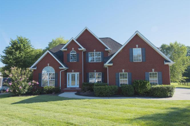 1317 Lunar Dr, Murfreesboro, TN