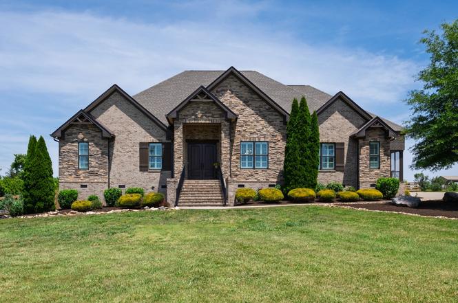 1196 Liberty Ln, Gallatin, TN