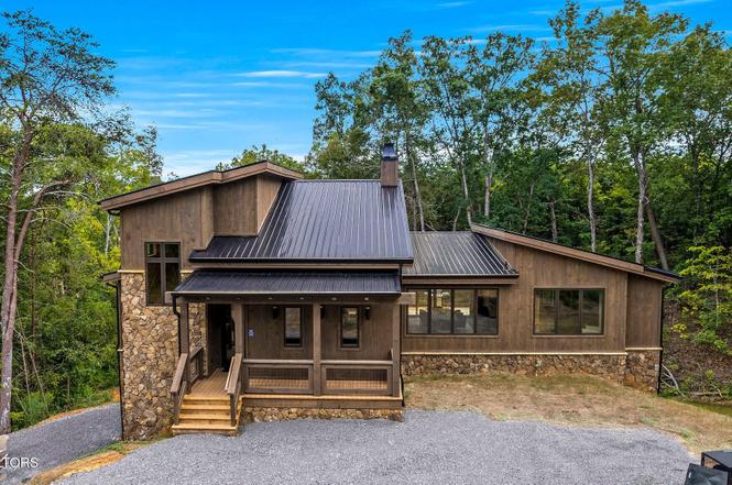 2118 Megan Ridge Dr, Sevierville, TN