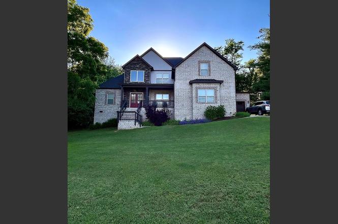 652 Vaughan Rd, Clarksville, TN