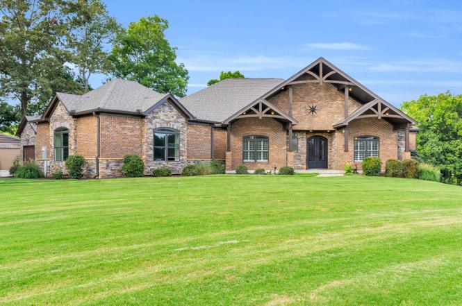 7020 Clarissa Dr, Ooltewah, TN