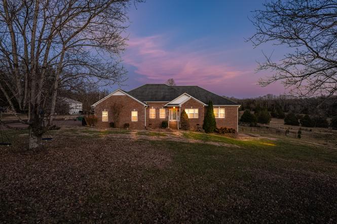 2380 Beasley Ln, Columbia, TN