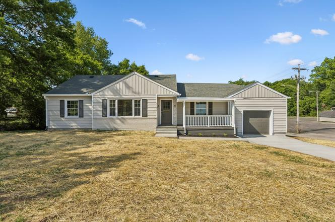 1057 Mapleash Ave, Columbia, TN