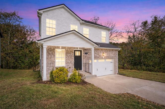 1125 Racker Dr, Clarksville, TN