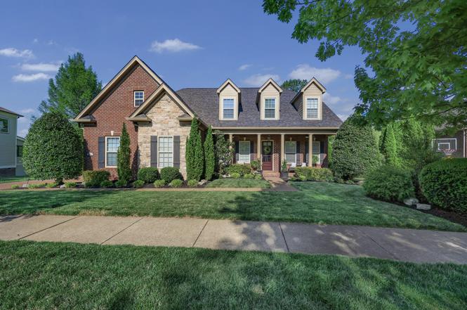 721 Springlake Dr, Franklin, TN