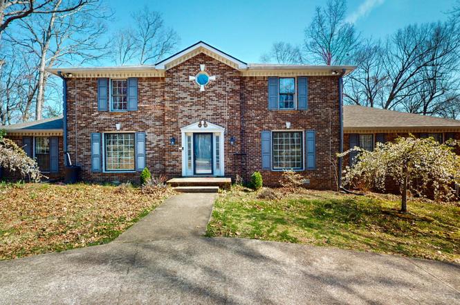 808 Shady Bluff Trl, Clarksville, TN