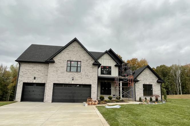 1330 Reda Dr, Clarksville, TN