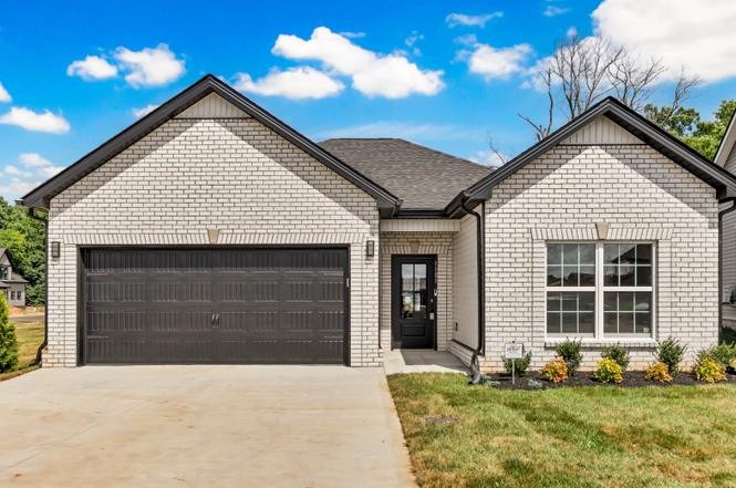 1153 Mourning Cloak Dr, Clarksville, TN