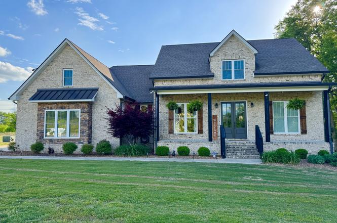 923 Dobbins Pike, Gallatin, TN
