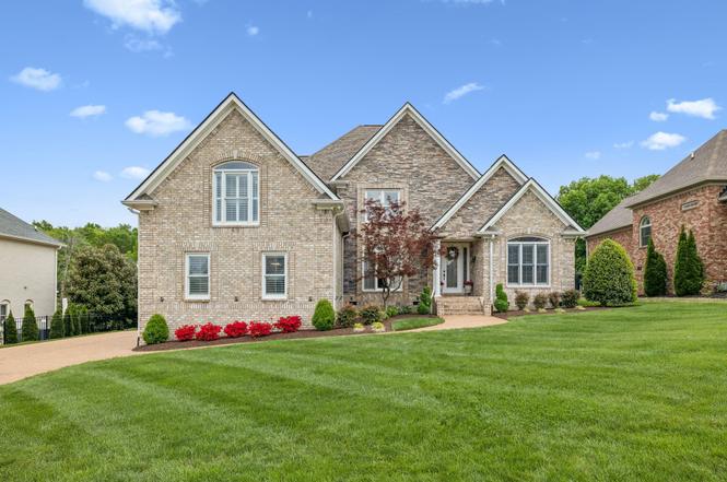 548 Ridgecrest Ln, Lebanon, TN