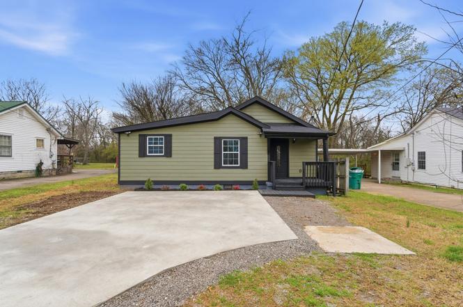 214 W Adams Ave, Lebanon, TN