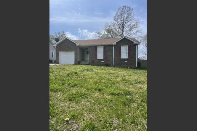 2026 Windmeade Dr, Clarksville, TN