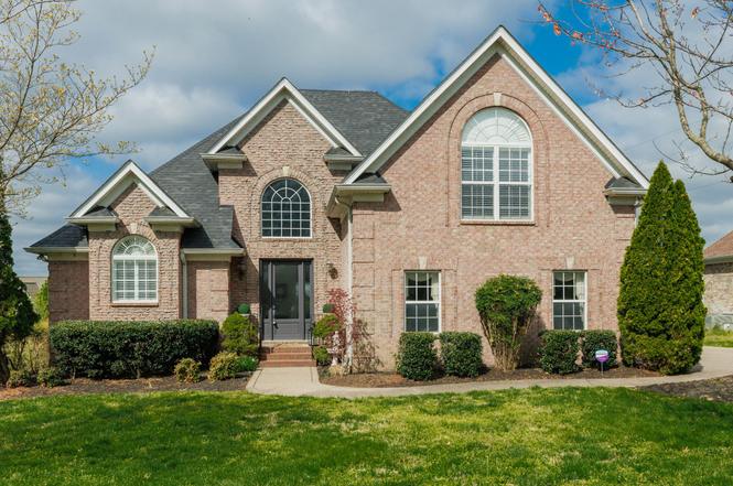 997 Grassland Chase Dr, Gallatin, TN
