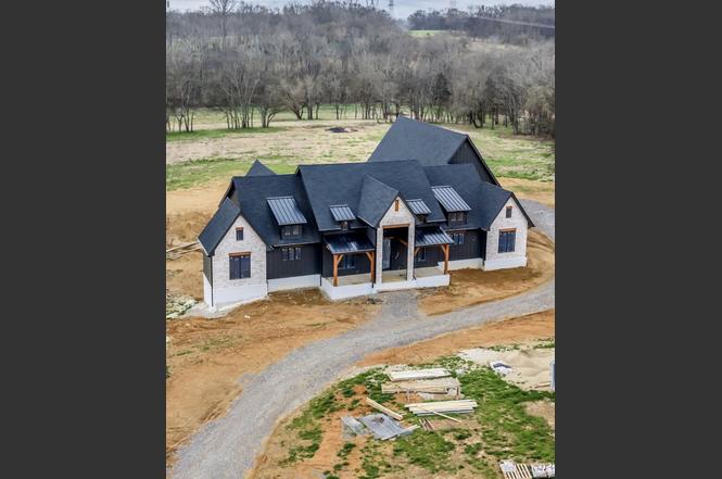 2388 Darks Mill Rd, Columbia, TN