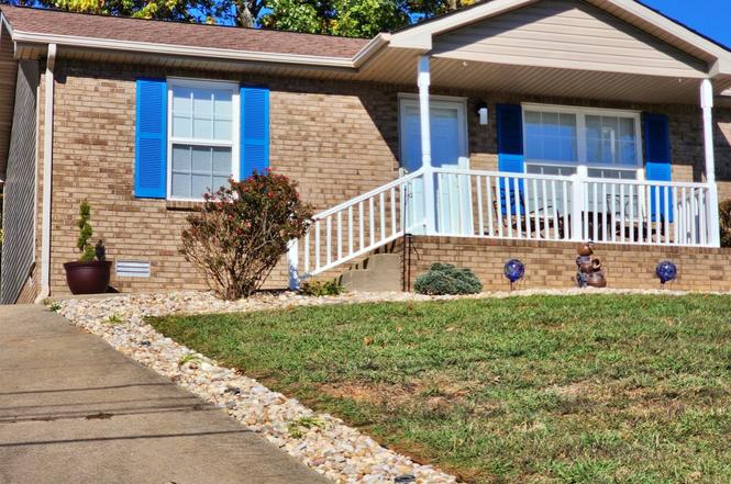 345 Donna Dr, Clarksville, TN