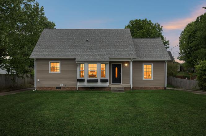 422 Cook Dr, Clarksville, TN