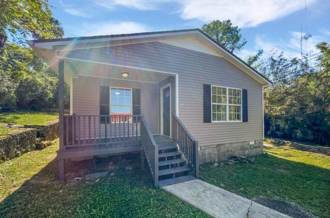 513 W 5th St, Columbia, TN