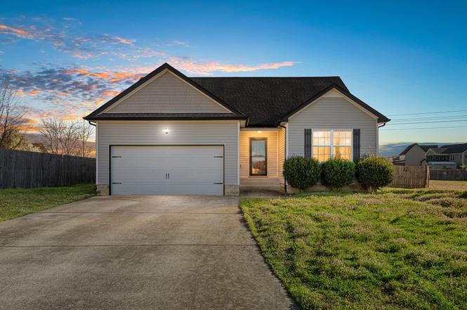 2329 Spike Ct, Clarksville, TN