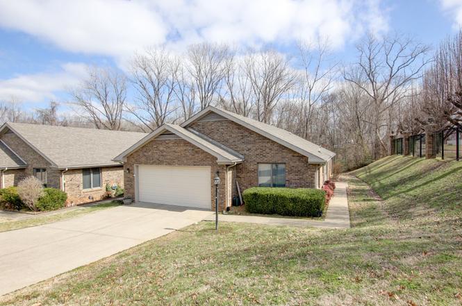 457 Country Club Ct, Clarksville, TN