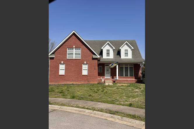 135 Weymouth Ct, Clarksville, TN
