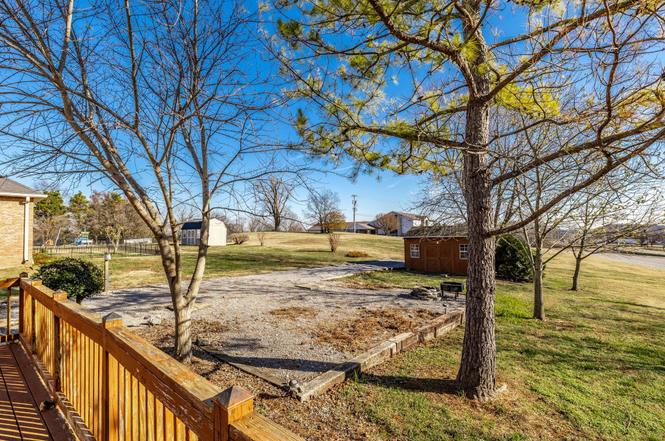 415 Woodlands Dr, Gallatin, TN