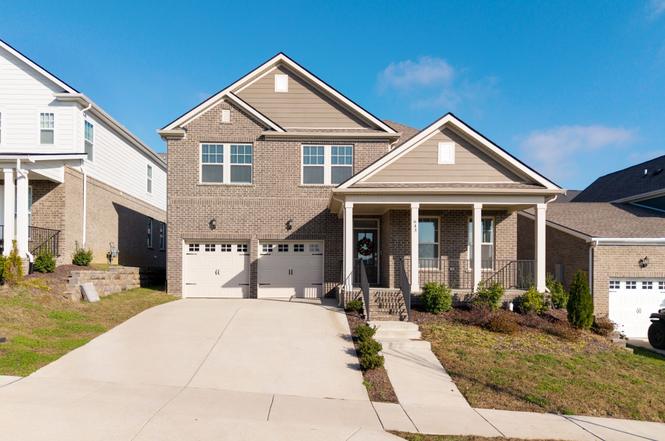 643 Snap Dragon Ln, Hendersonville, TN