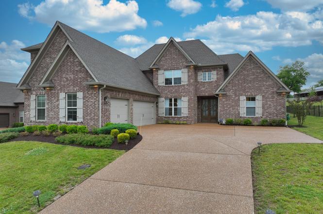 963 Luxborough Dr, Hendersonville, TN