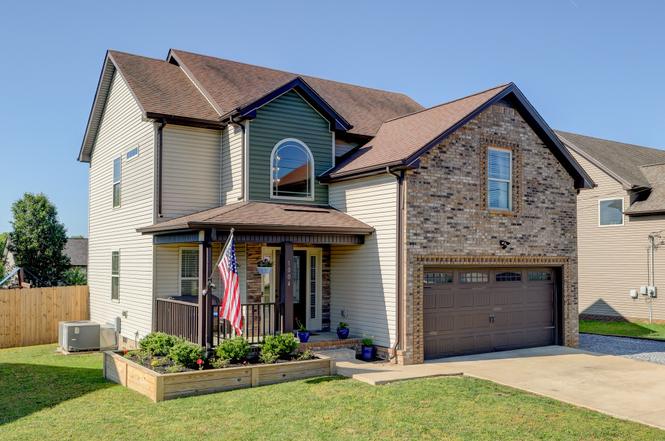 1004 Sunrise Dr, Clarksville, TN
