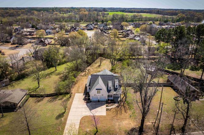 641 Fletcher Rd, Collierville, TN