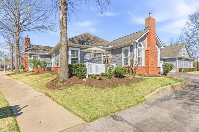1075 Oak Timber Cir #69, Collierville, TN