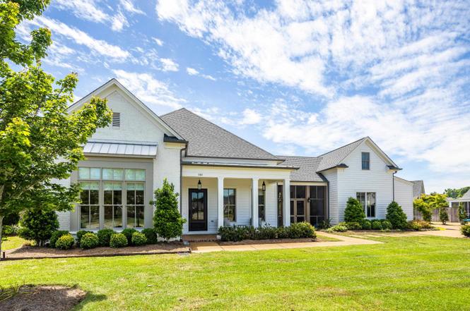 100 Sunflower View Rd, Piperton, TN