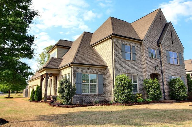 867 Cypress Pond Dr, Collierville, TN
