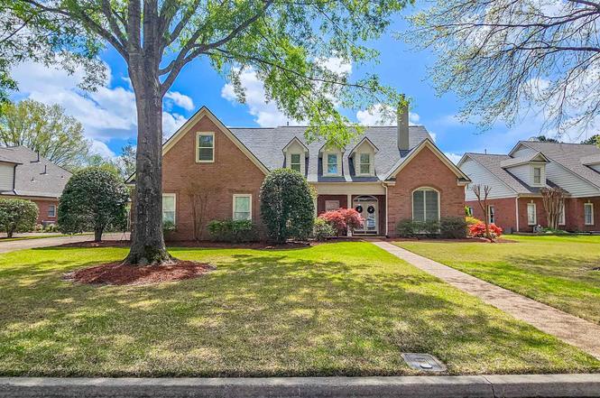 2286 Lake Page Dr, Collierville, TN