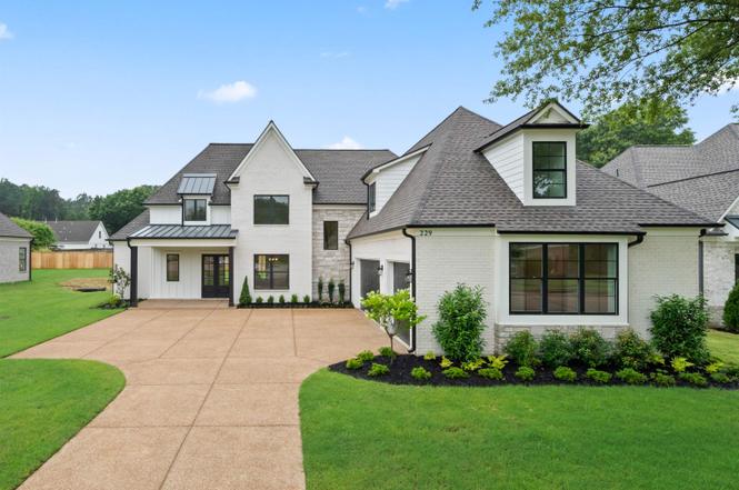229 Grand Steeple Dr, Collierville, TN