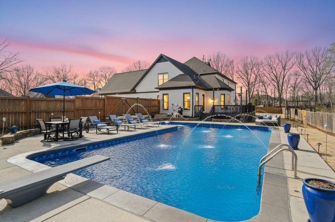 1804 Lisson Cv, Collierville, TN