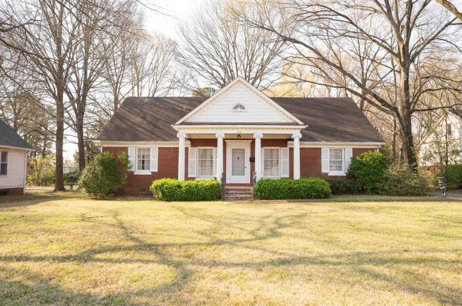 319 E Poplar Ave, Collierville, TN