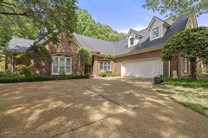 2142 Lake Page Dr, Collierville, TN