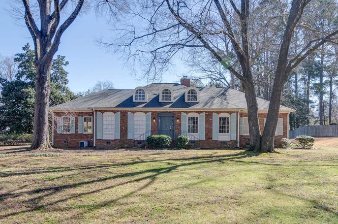 506 Peterson Lake Rd, Collierville, TN