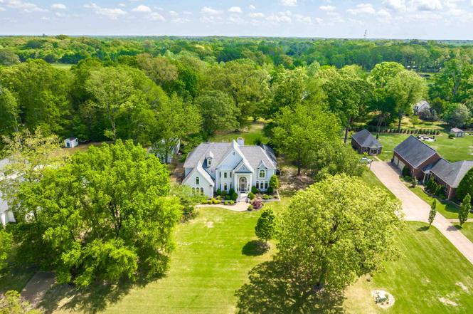 1262 Auburn Woods Dr, Collierville, TN