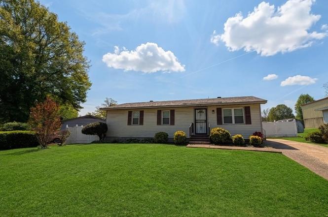 153 Seven Pines Dr, Collierville, TN